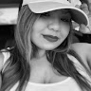 Meet your Posher, Carla natalia